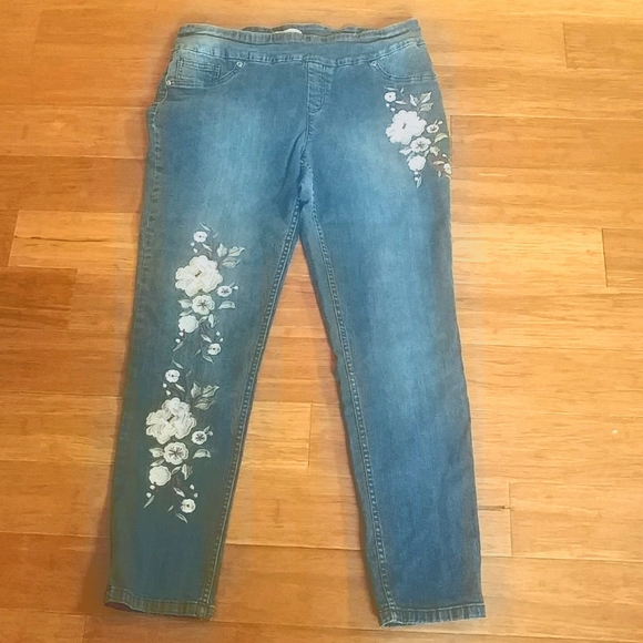 Peck & Peck Denim - Peck and Peck size 14 Jean with floral embroidery